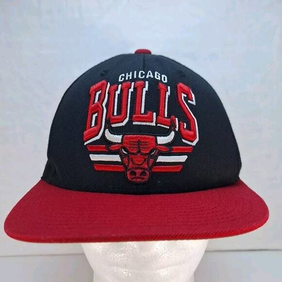 Mitchell & Ness Chicago Bulls Hardwood Classics Snapback Hat Cap Black Red - Picture 1 of 8